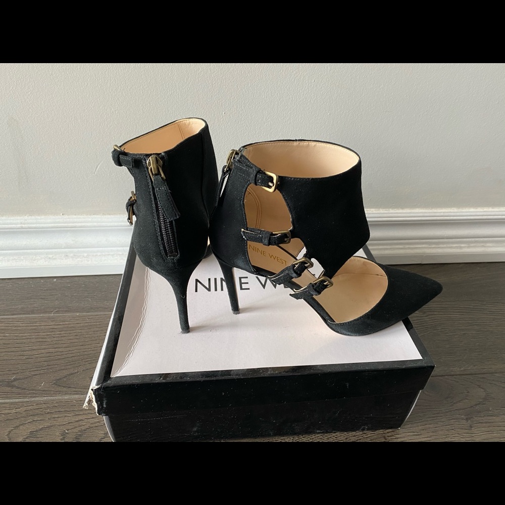 【SOLD】Nine West Suede Heels